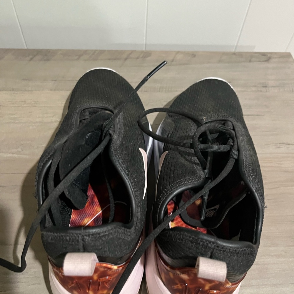 Nike Air black and pink. Size 8.5. - Picture 4 of 5